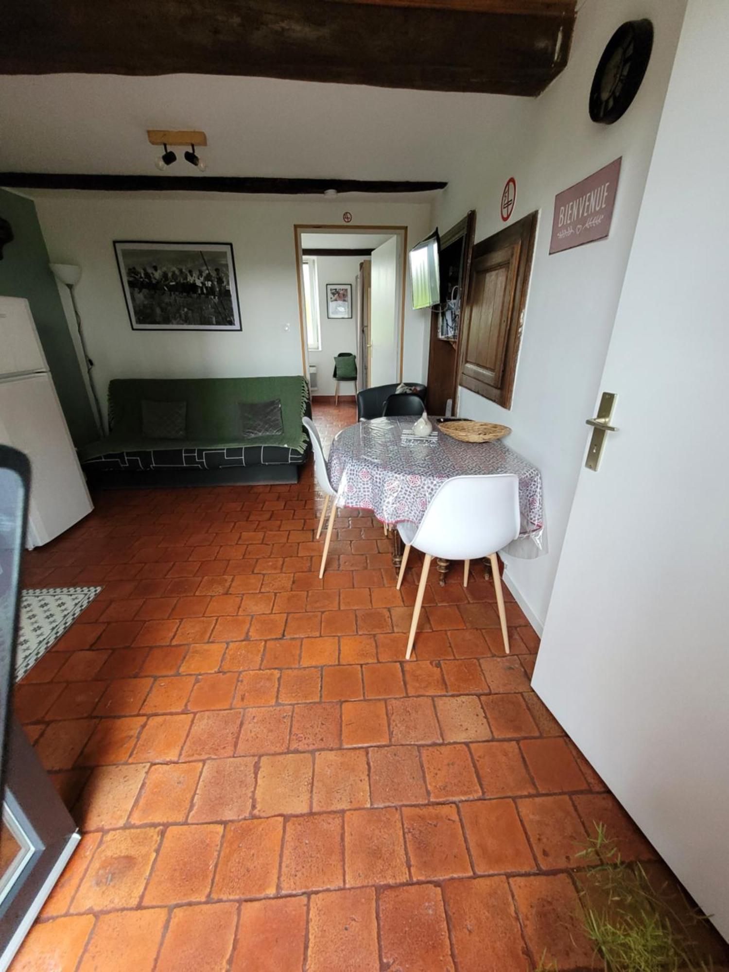 Studio Bienvenue Du Cote De Chez Nous Avec Jardin Privatif Wignehies 外观 照片