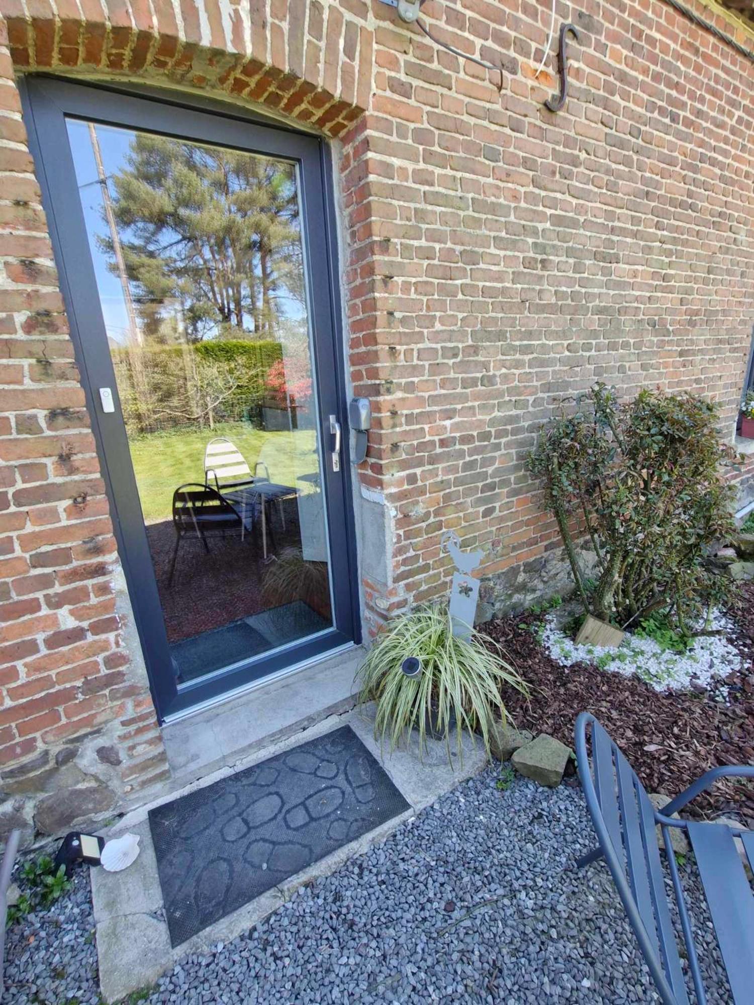 Studio Bienvenue Du Cote De Chez Nous Avec Jardin Privatif Wignehies 外观 照片